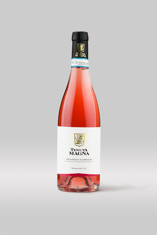 Bottiglia borgognotta vino Cerasuolo d'abruzzo line Tenuta Magna